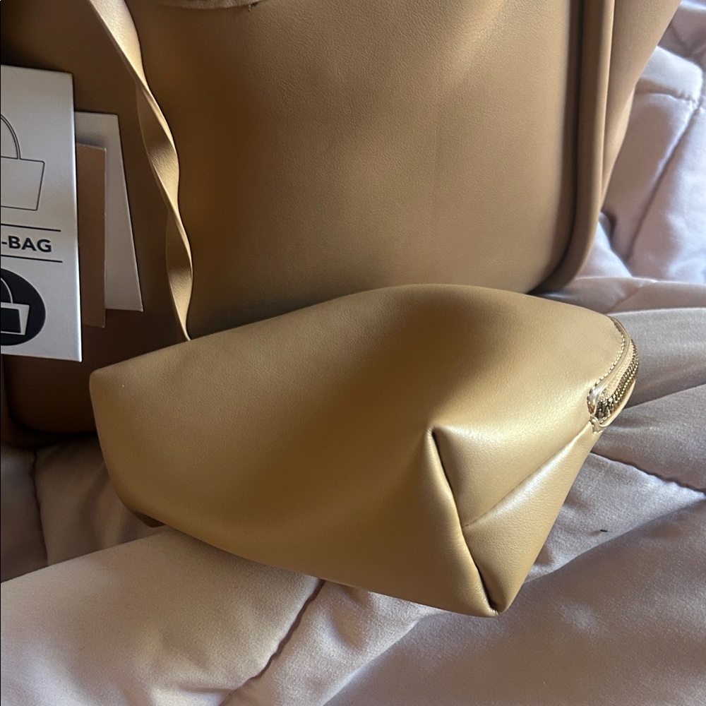 Miztique Classic Tan Shoulder Bag - Picture 8 of 8